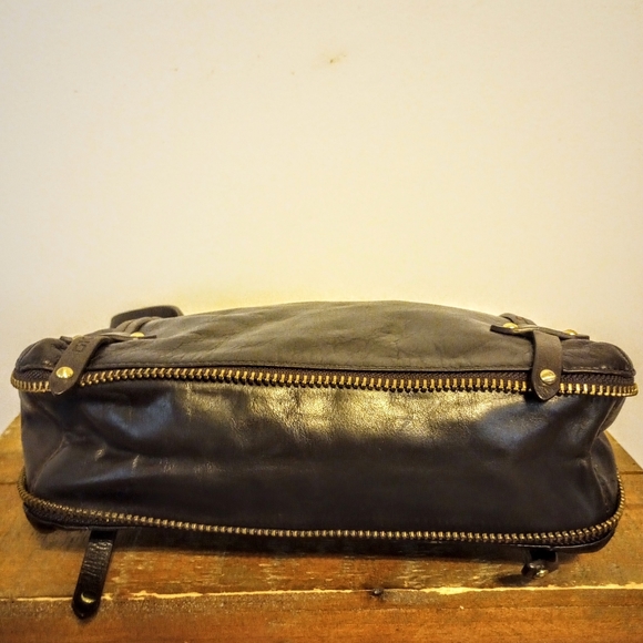 DKNY Small Expandable Zipper Purse - Picture 5 of 9